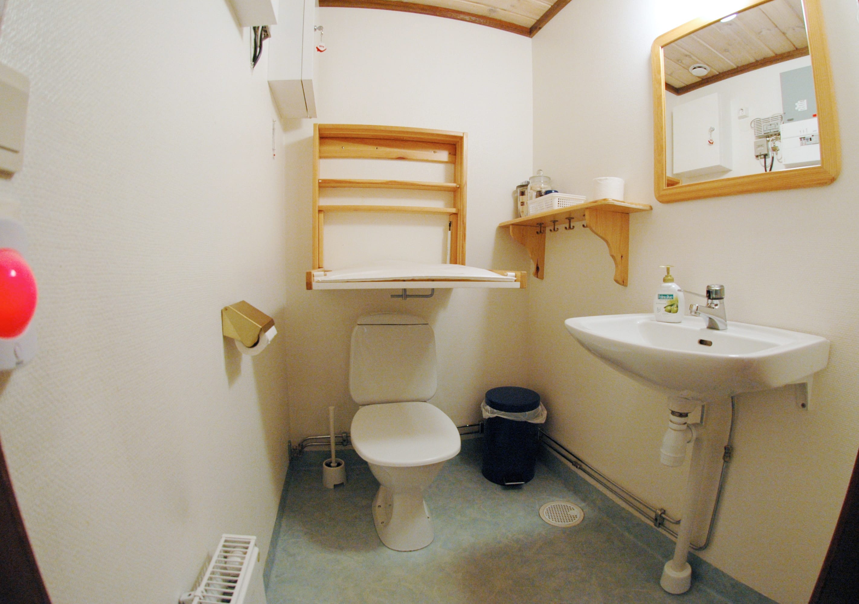 WC2-skötbord.jpg
